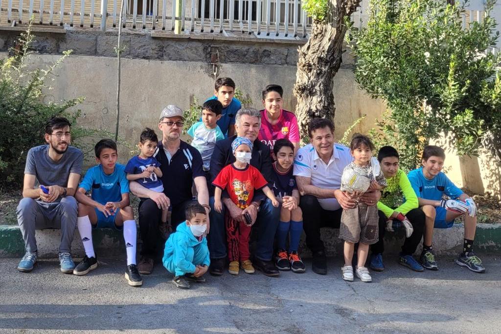 
تمرینات چهارمین دوره مسابقات فوتبال جام جهانی کوچک در بیمارستان مرکز طبی کودکان برگزار شد. محمدامین بندری,دکتر نیما رضایی,دادگر,حمید استیلی,